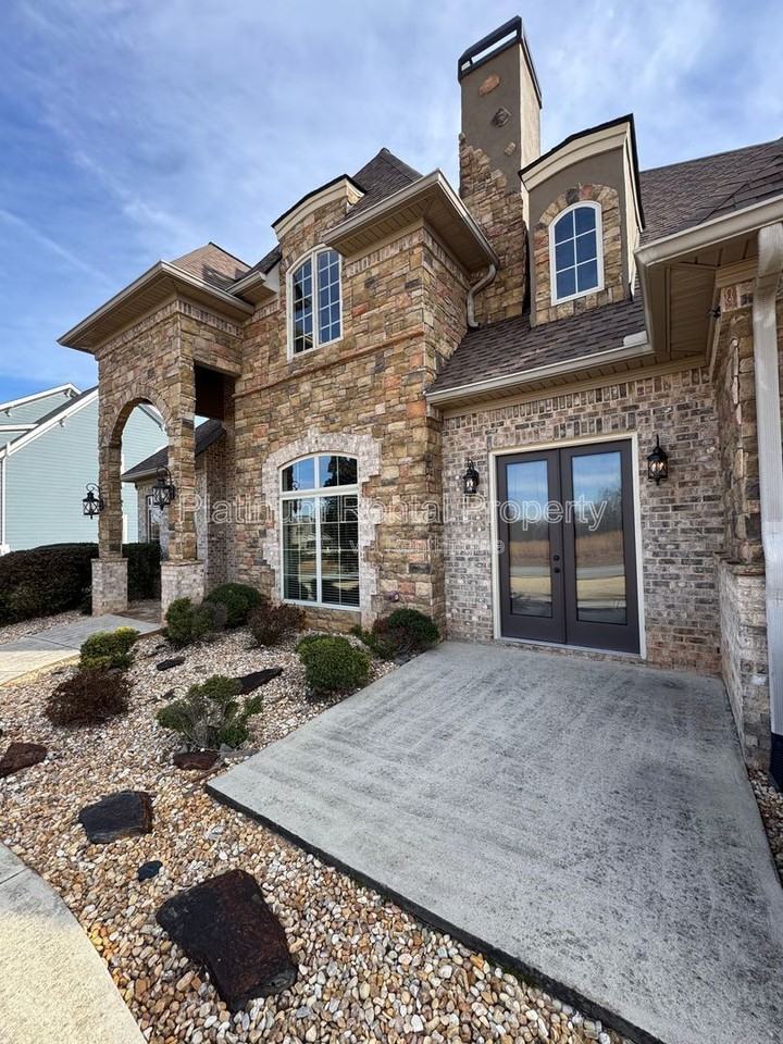 1811 Traditions Way - Photo 4 of 50