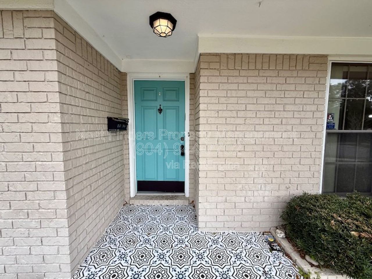 4023 Grissom Dr - Photo 2 of 36