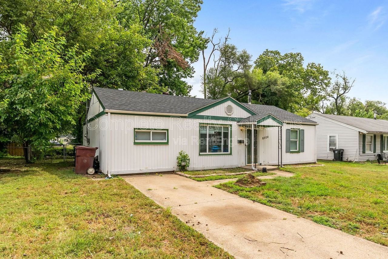 9724 Dennis Dr - Photo 2 of 28