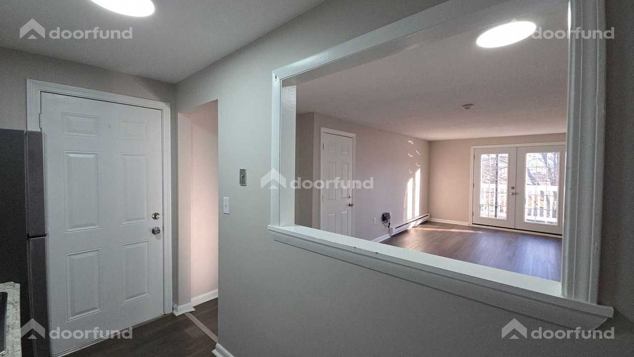 208 Columbus St #10 - Photo 5 of 18