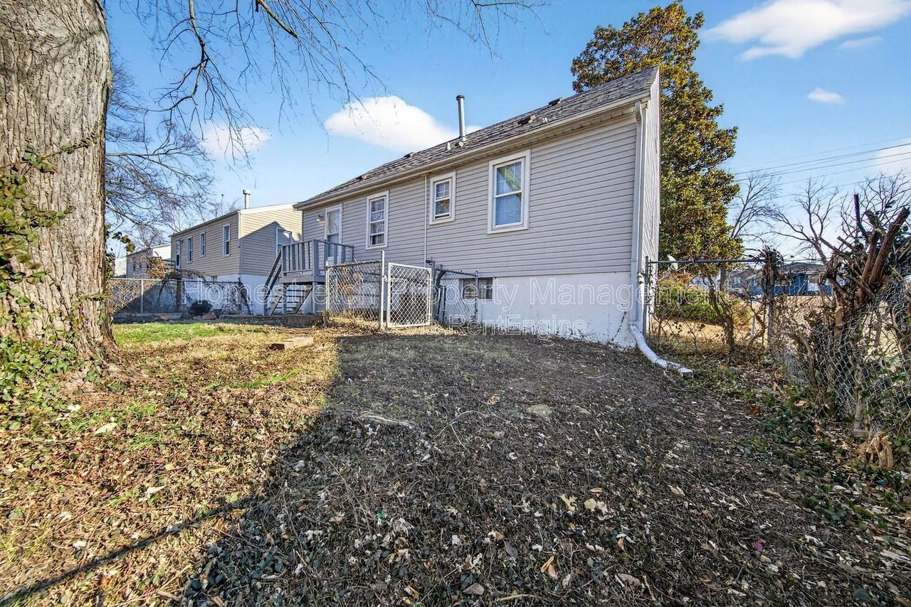 6029 Evergreen Blvd - Photo 2 of 38