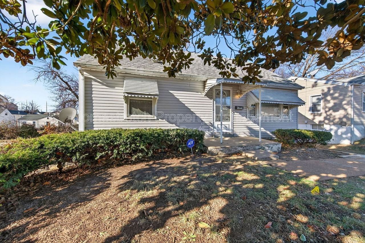 6029 Evergreen Blvd - Photo 4 of 38