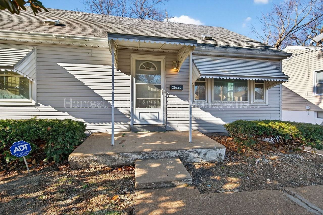 6029 Evergreen Blvd - Photo 5 of 38