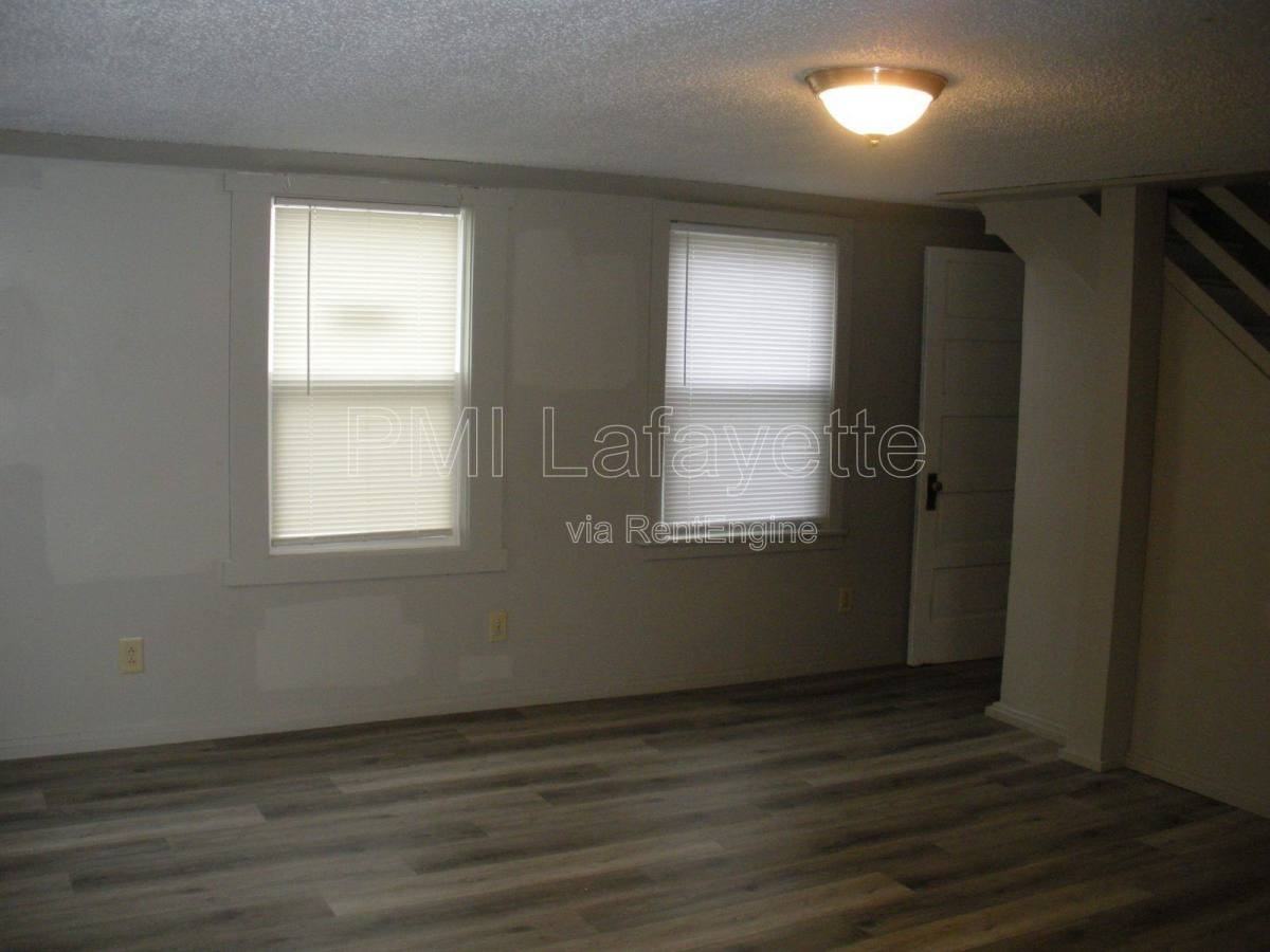 106 E Vine St - Photo 3 of 10