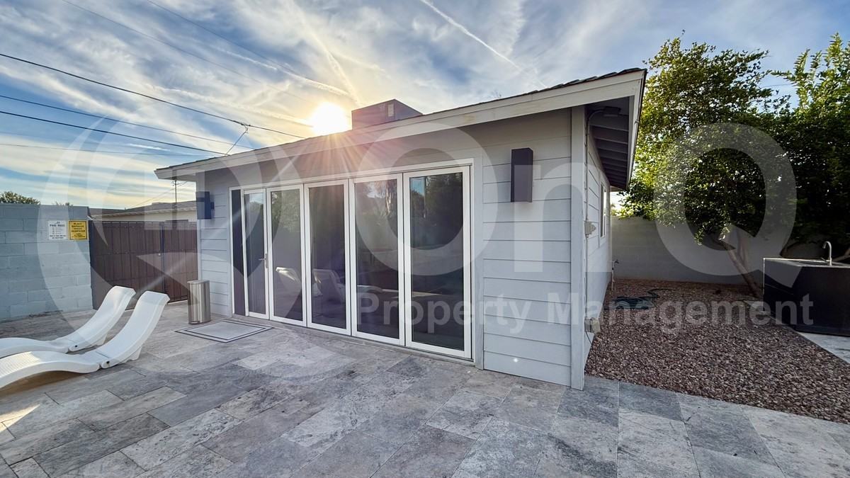 3429 E Coolidge St - Photo 5 of 50