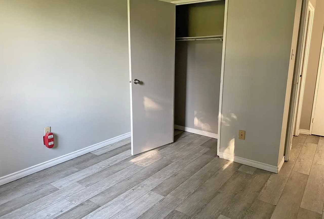 Riverview Towers - Photo 6 of 18