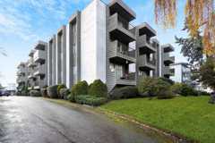 Michigan Court Apartments - Photo 1 of 1