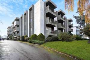 featured image of 323 Michigan St