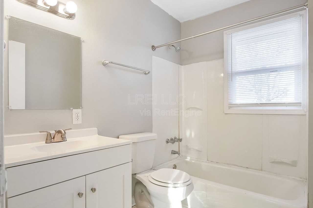 5011 Wabash Pl - Photo 4 of 13