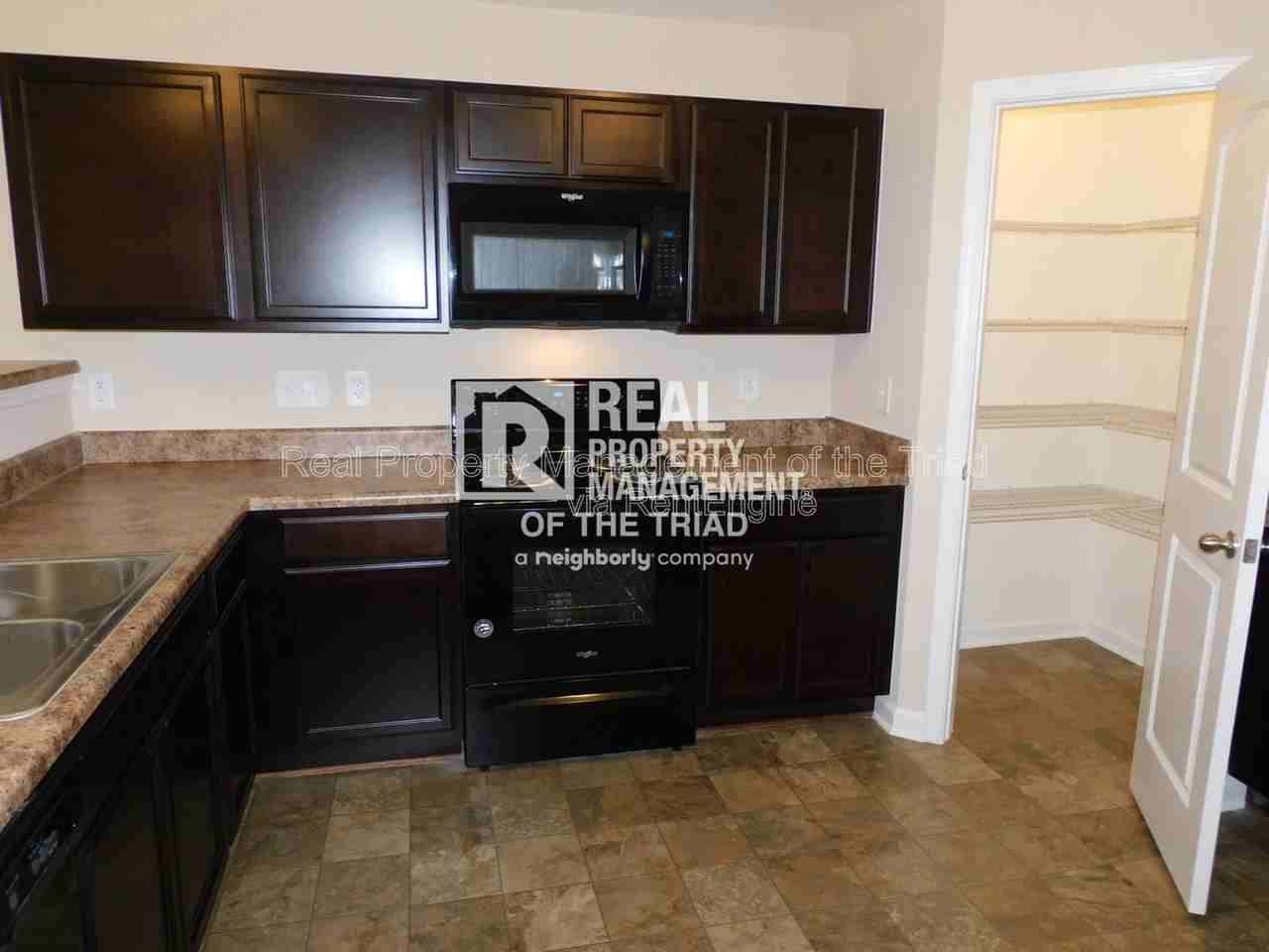 10 Loblolly Ct - Photo 5 of 31