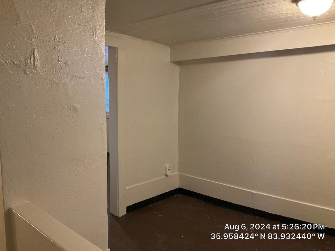 1628 Clinch Ave #8 - Photo 4 of 20