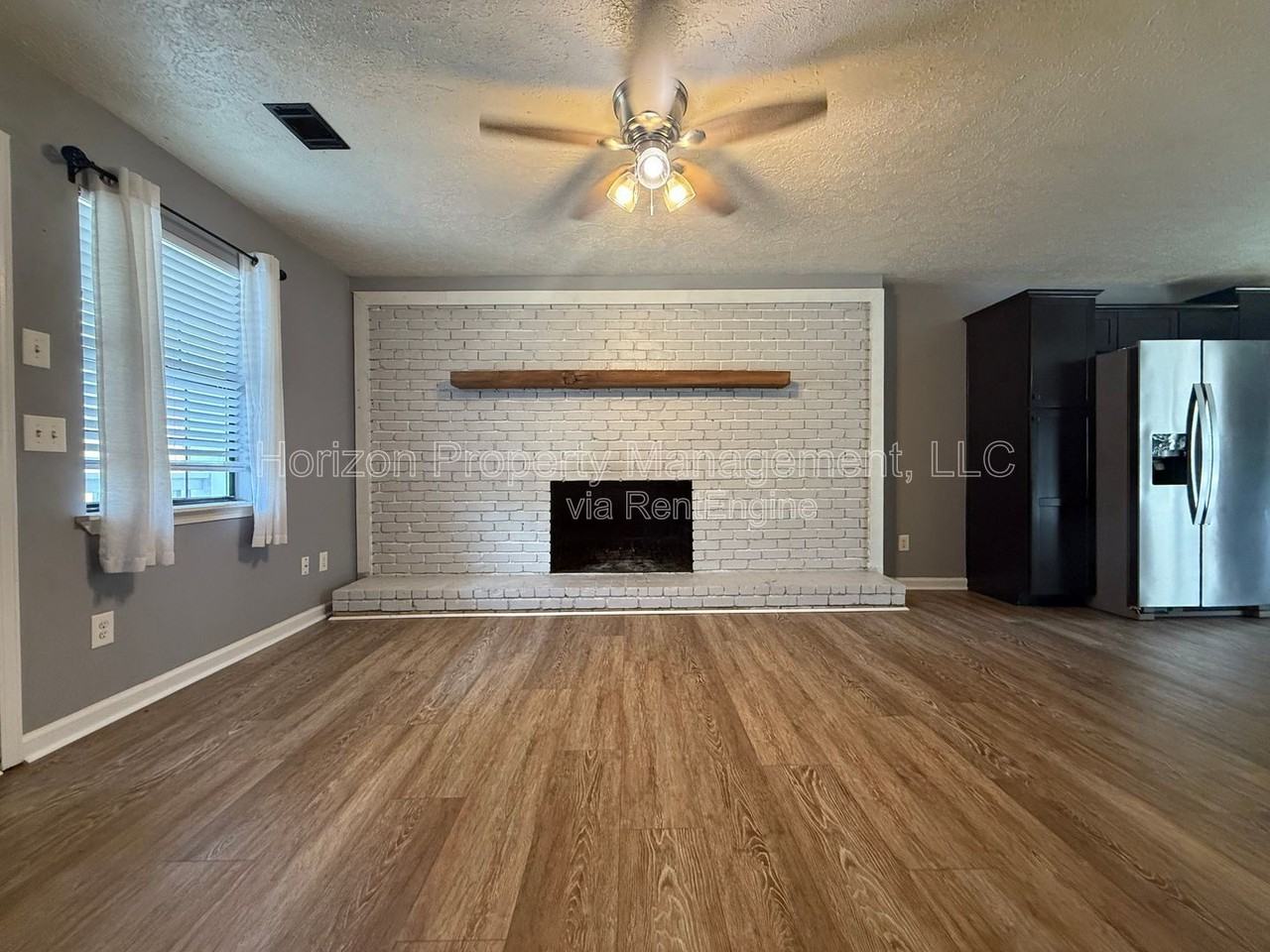 6430 Crystal Cove Trl - Photo 3 of 16