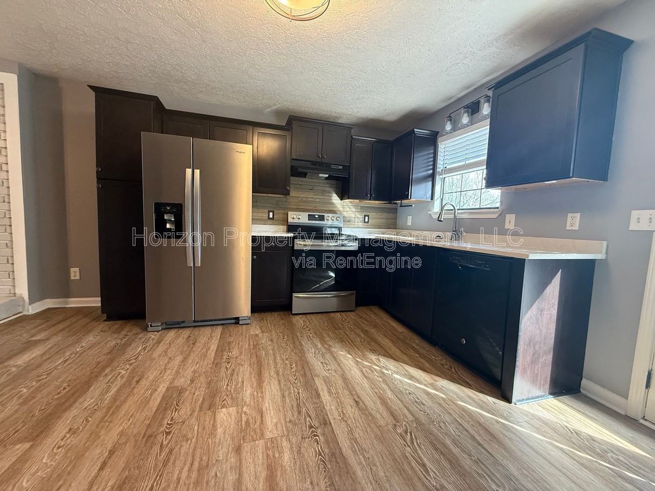 6430 Crystal Cove Trl - Photo 4 of 16