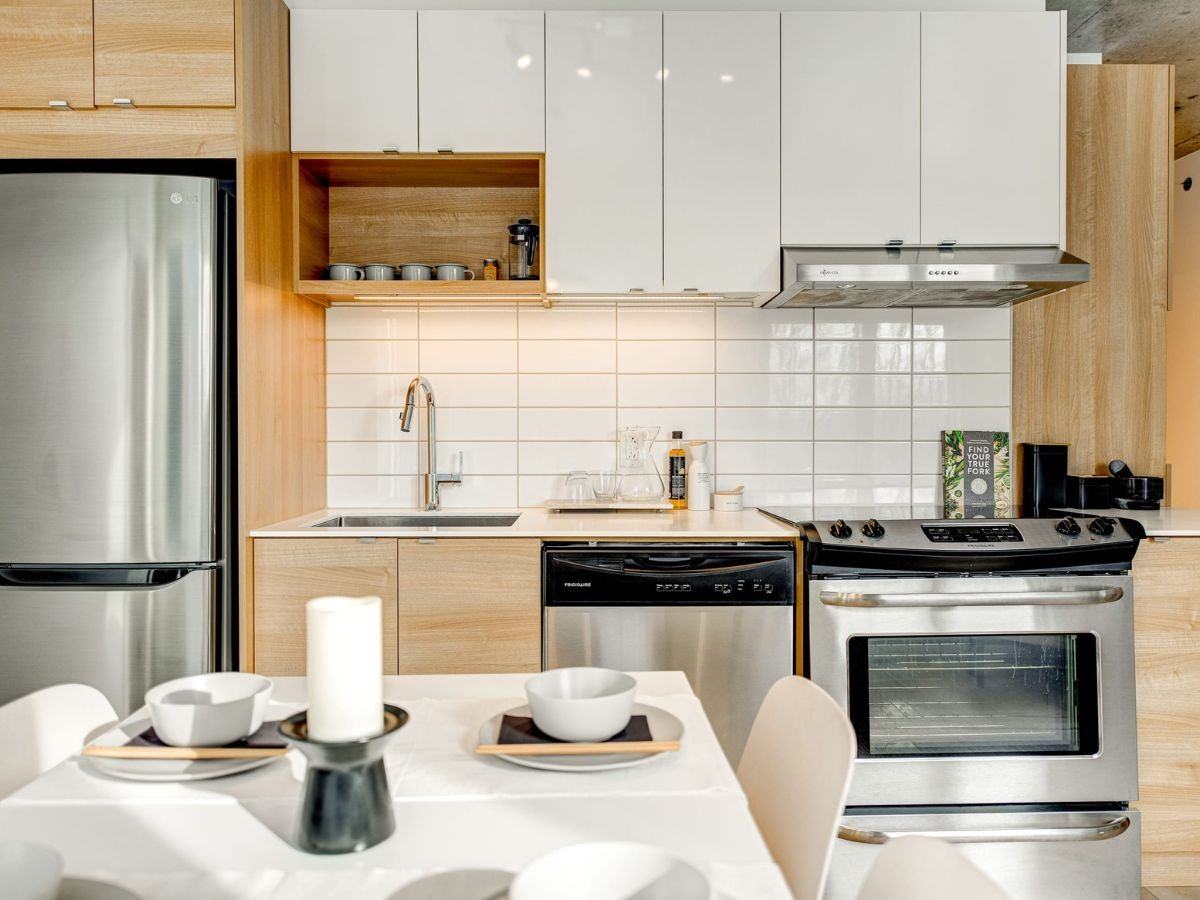 Le Shaughn - Photo 2 of 12