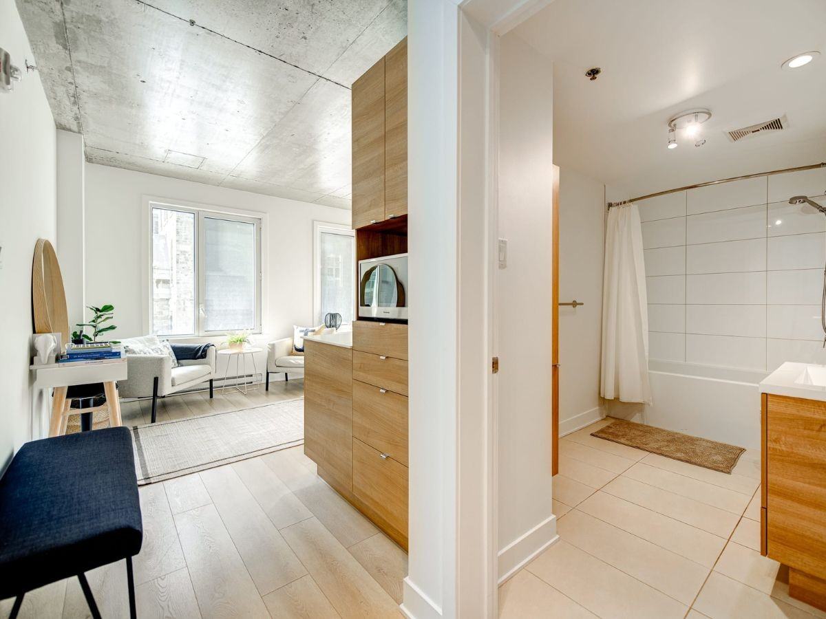 Le Shaughn - Photo 3 of 12