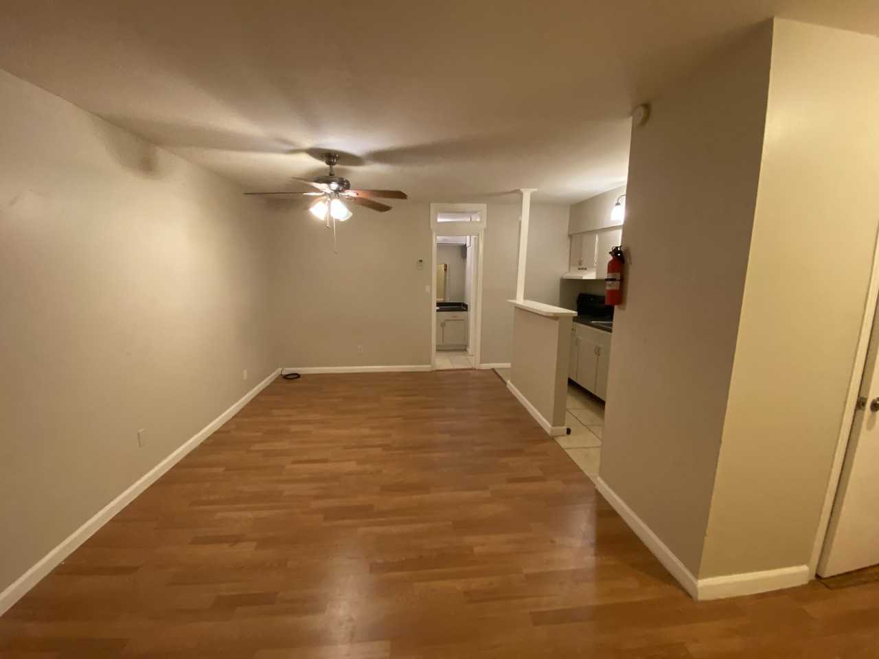 502 W Alabama - 10 #10 - Photo 4 of 17