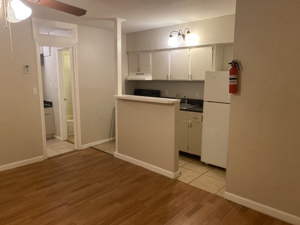 502 W Alabama - 10 #10 - Photo 5 of 17