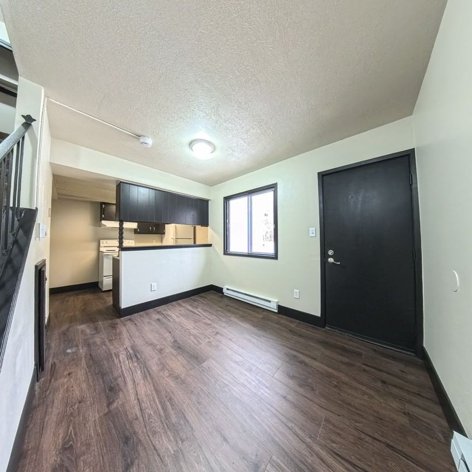 Perry Pointe Place - Photo 5 of 17