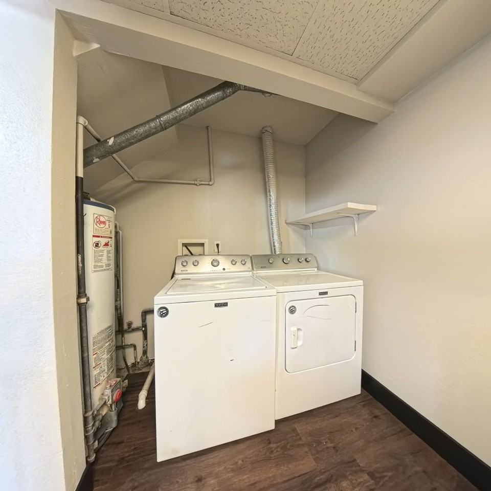 Perry Pointe Place - Photo 7 of 17