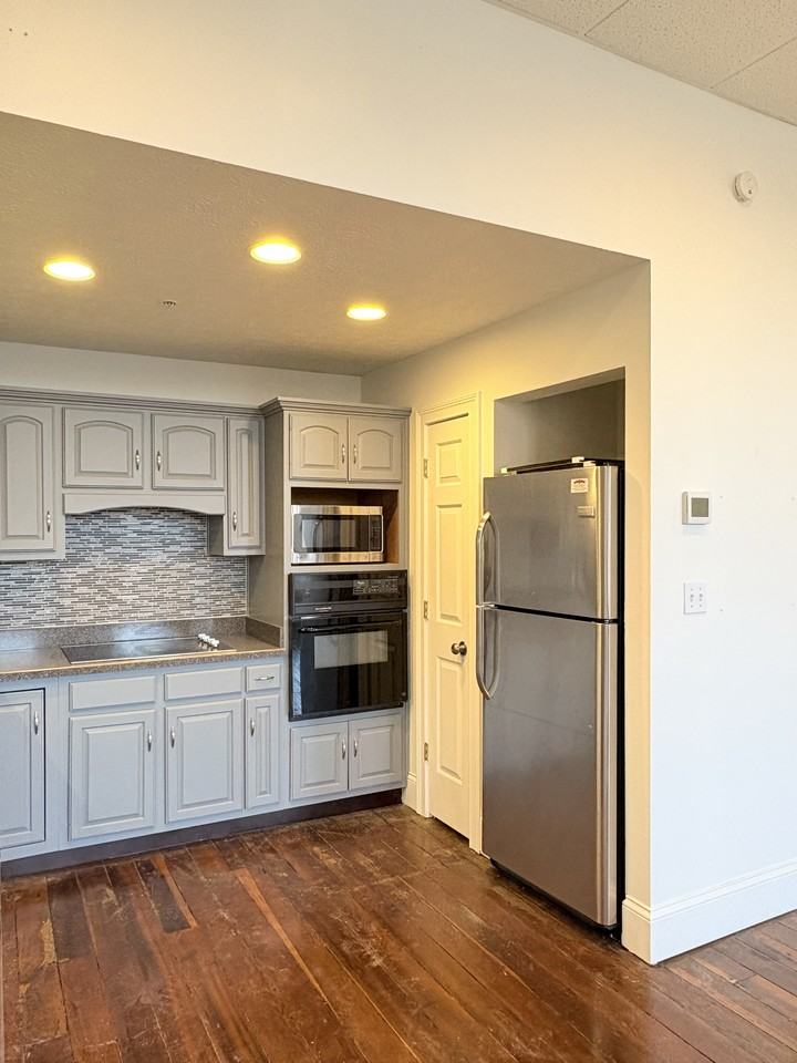 440 1/2 E Main Ave #440-1-2 - Photo 6 of 12