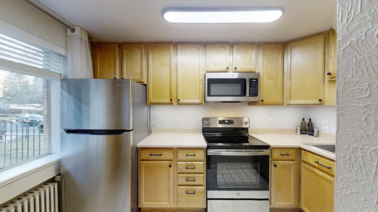 1190 Clermont St #B101 - Photo 5 of 10