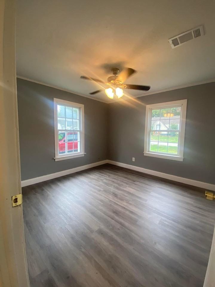 705 N 44th St #705N44 - Photo 3 of 8