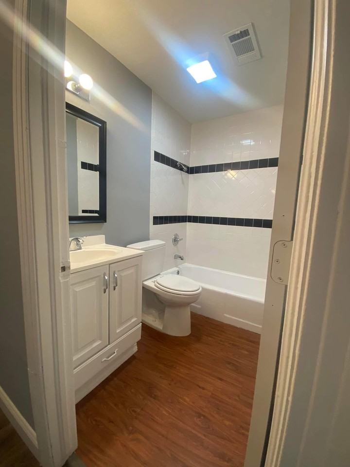 705 N 44th St #705N44 - Photo 5 of 8