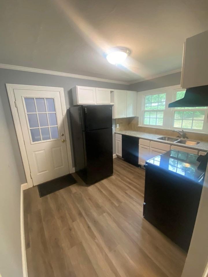 705 N 44th St #705N44 - Photo 7 of 8