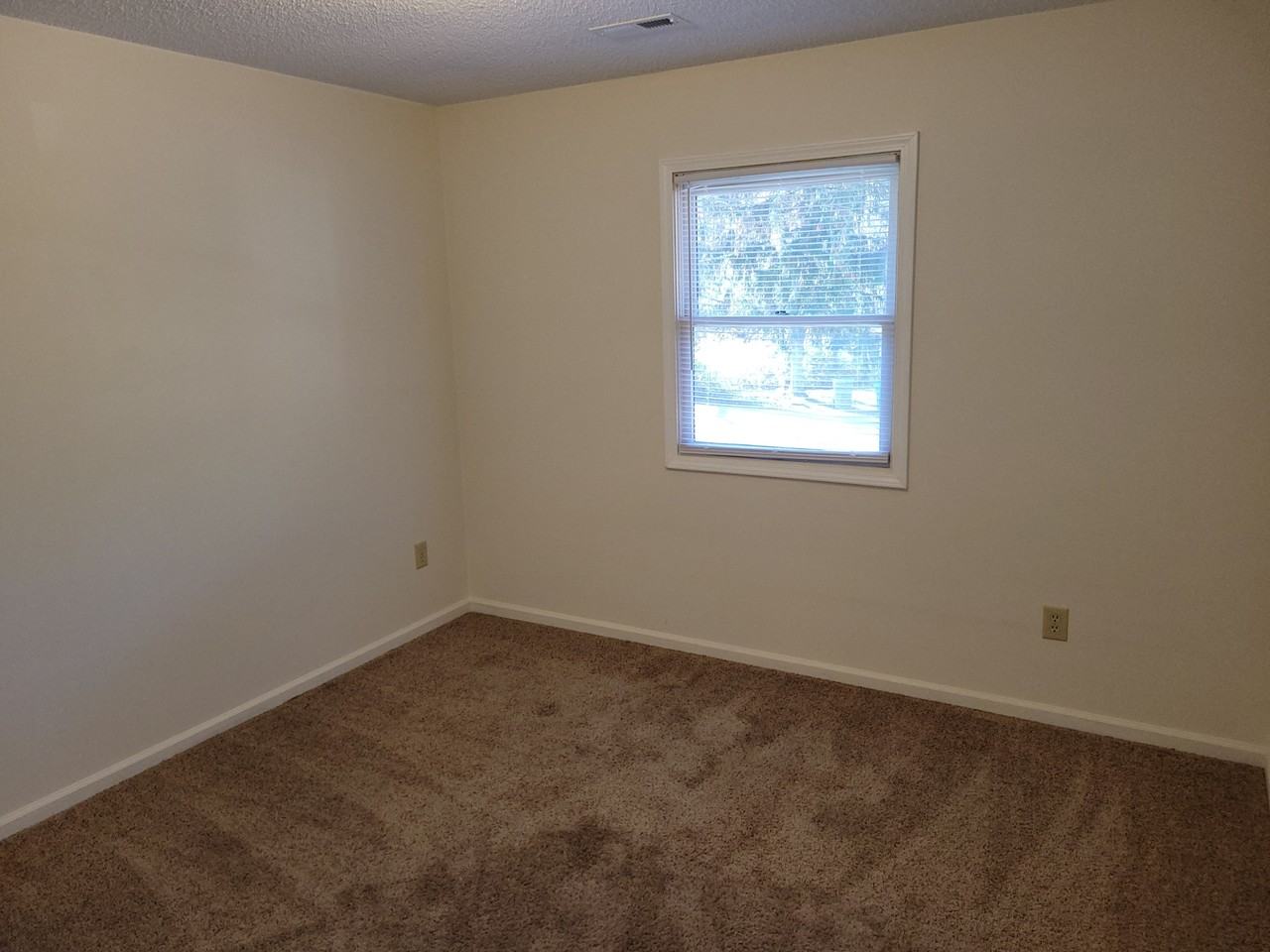 504 Spring St #D - Photo 3 of 11