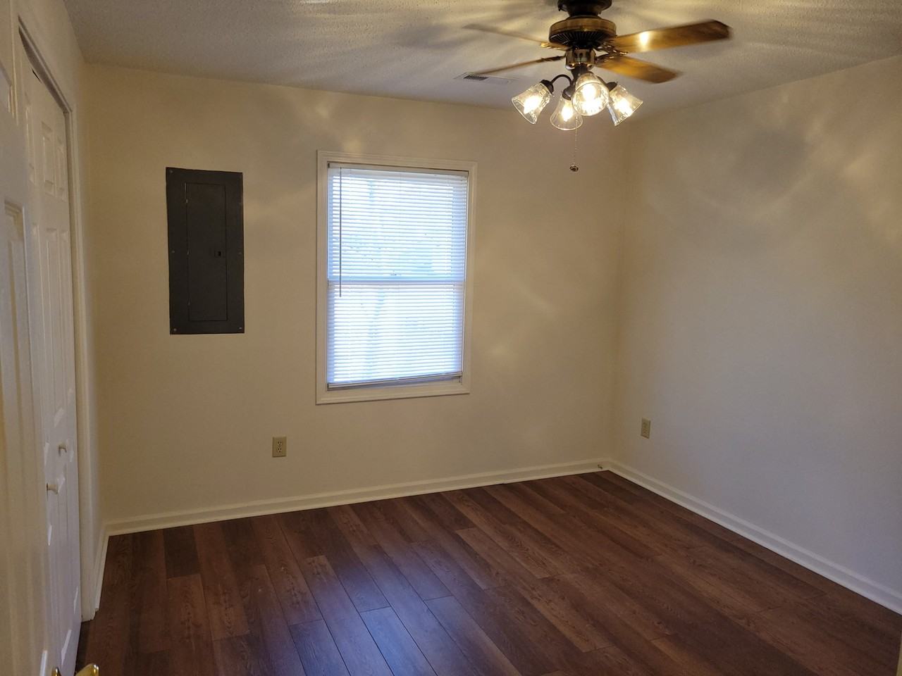 504 Spring St #D - Photo 6 of 11