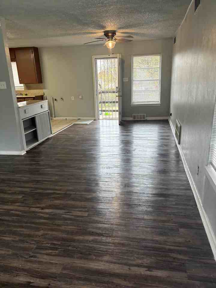 2125 Kingsdale Dr #NA - Photo 7 of 20