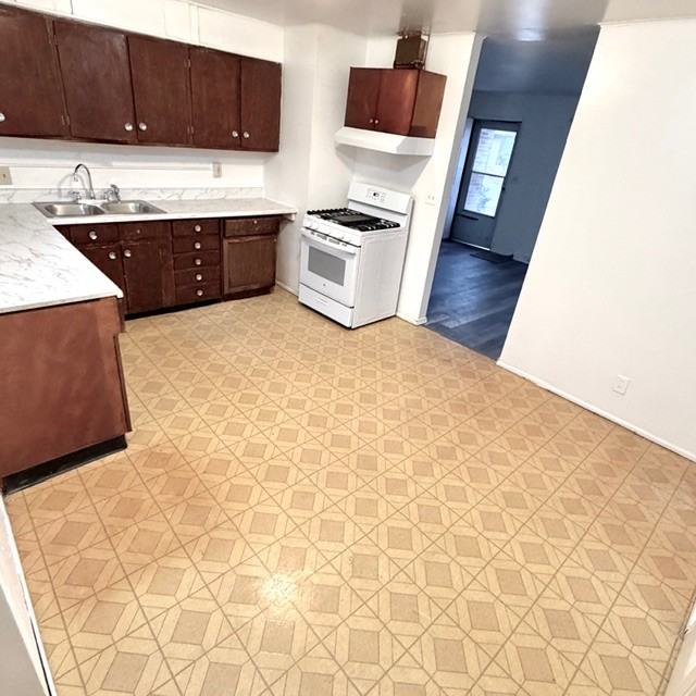 1117 Northwood Dr N #1 - Photo 4 of 15