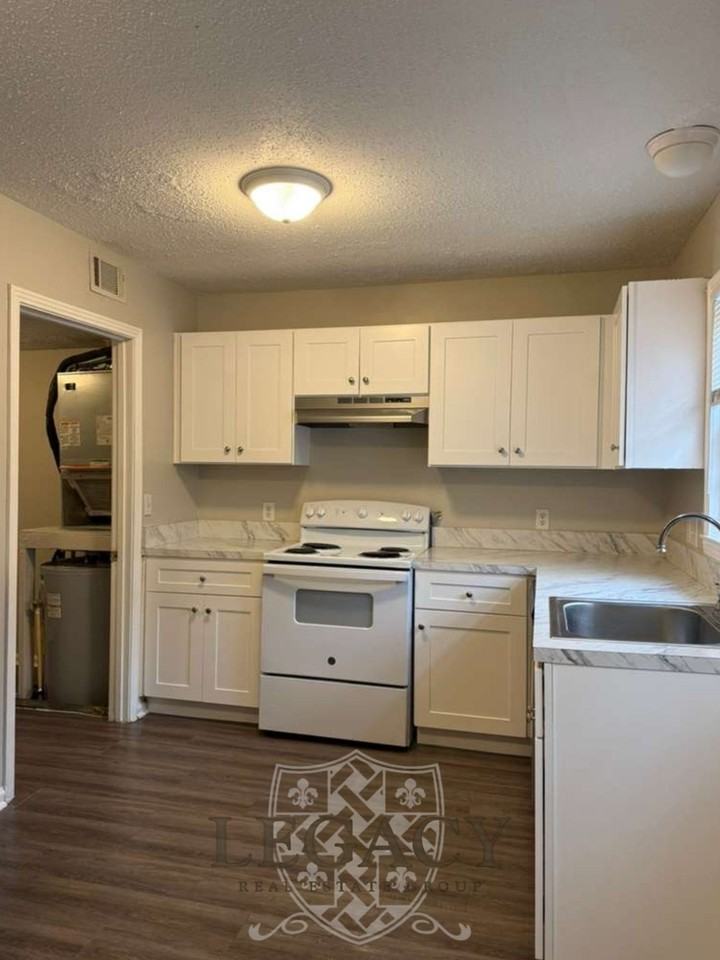 813 Holder Ct #1 - Photo 3 of 11