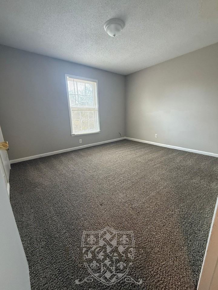 813 Holder Ct #1 - Photo 5 of 11