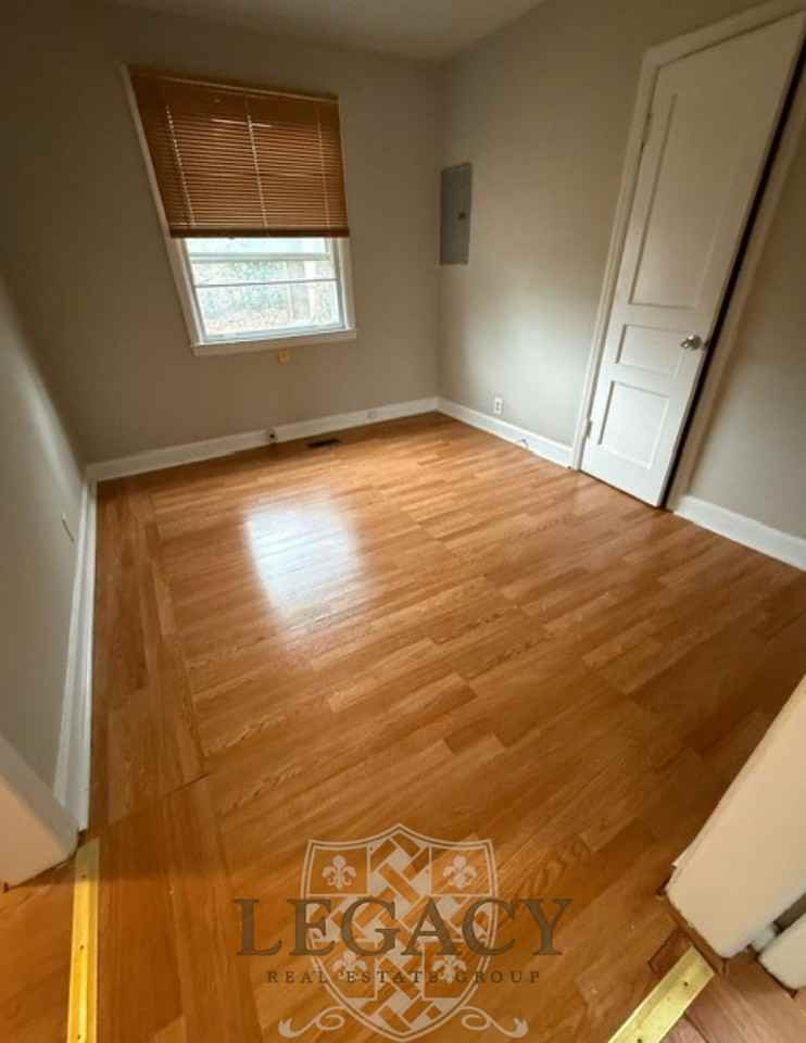 918 Kirby Dr #1 - Photo 3 of 4