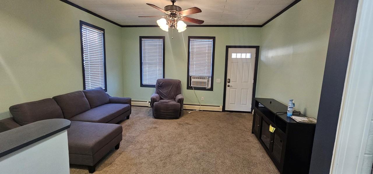 305 Haven Street - Photo 5 of 17