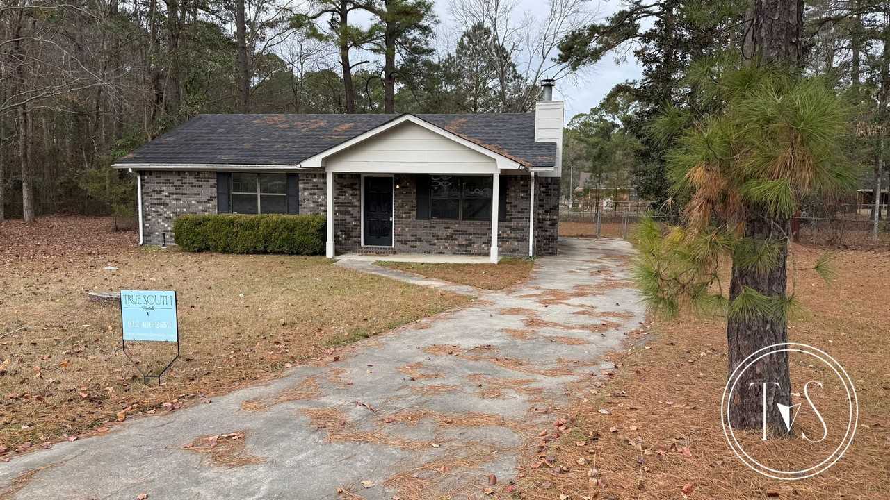 806 W Oxford Ln - Photo 2 of 18