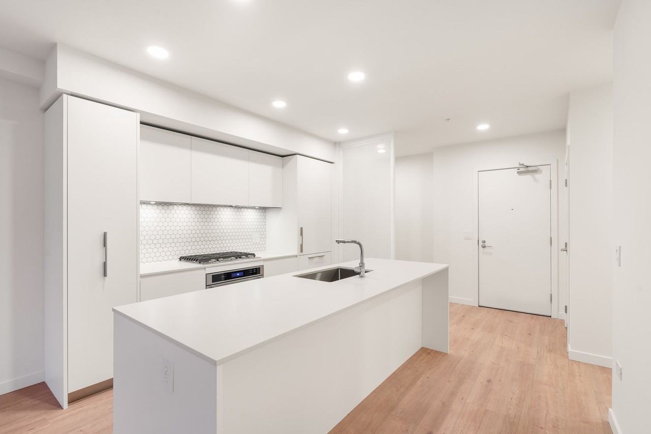 1504 Scott Crescent #1st floor - Photo 3 of 40