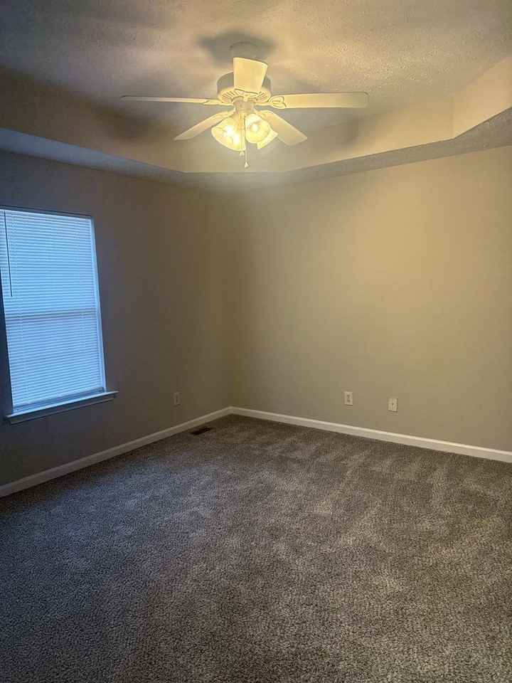 1620 Tellico Ave - Photo 3 of 12