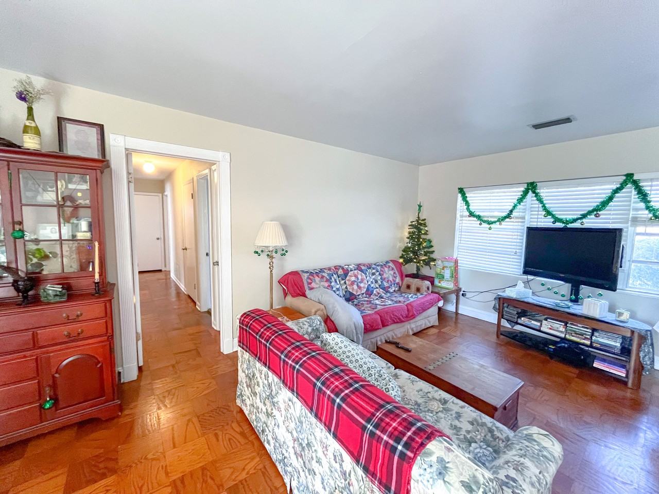 4018 Nw 10th Ave #1 - Photo 3 of 15