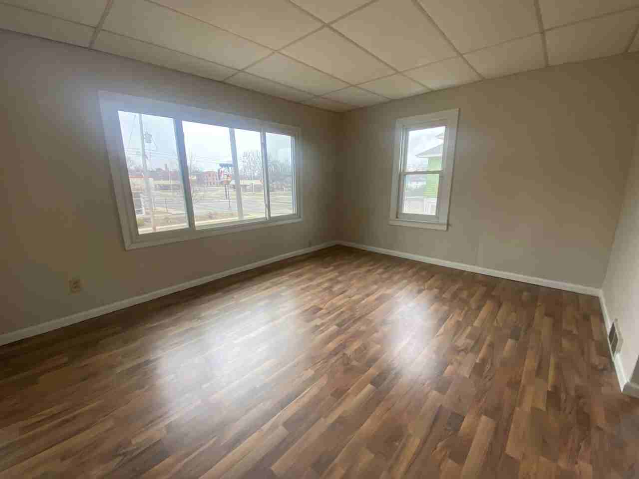 106 N Dwight St Uppr - Photo 2 of 8