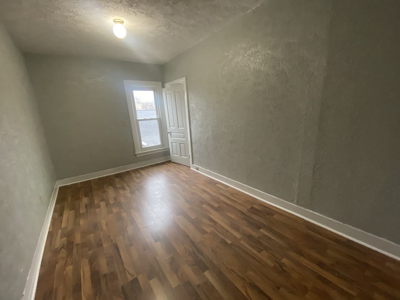 106 N Dwight St Uppr - Photo 4 of 8