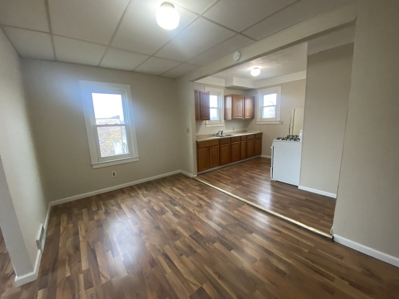 106 N Dwight St Uppr - Photo 5 of 8