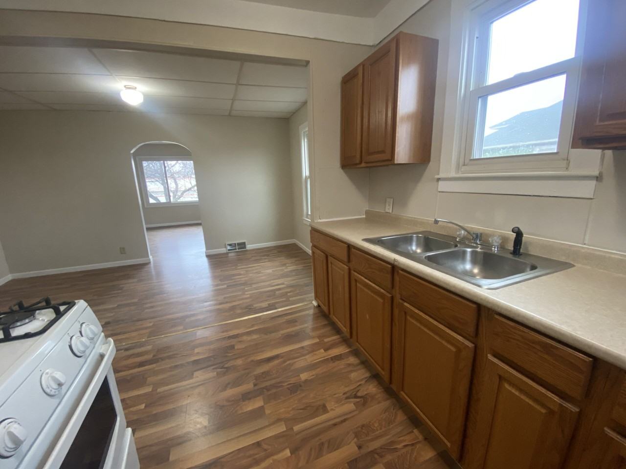 106 N Dwight St Uppr - Photo 7 of 8