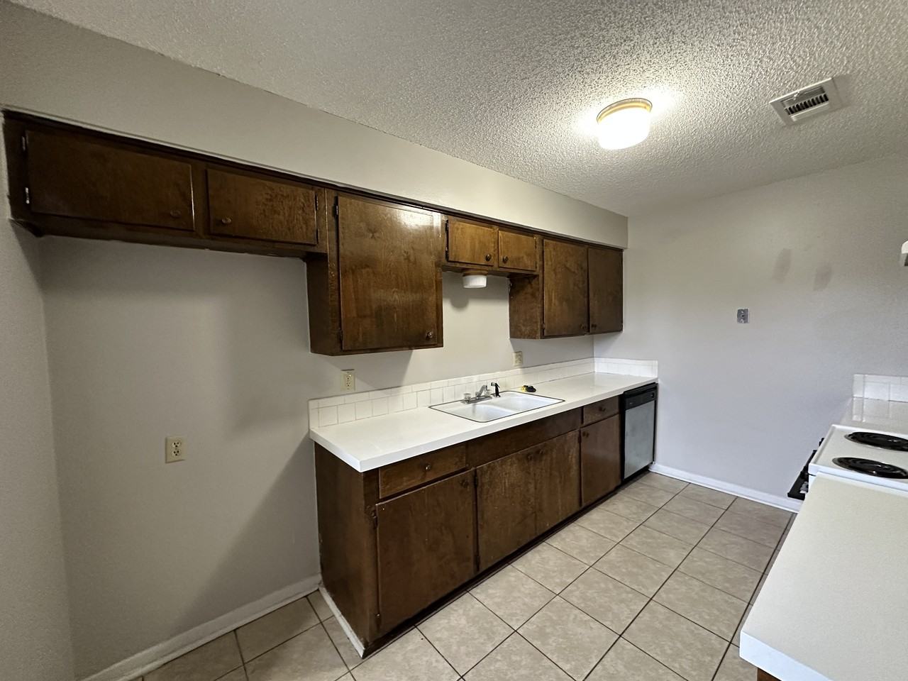 407B Maple St #407B - Photo 3 of 24