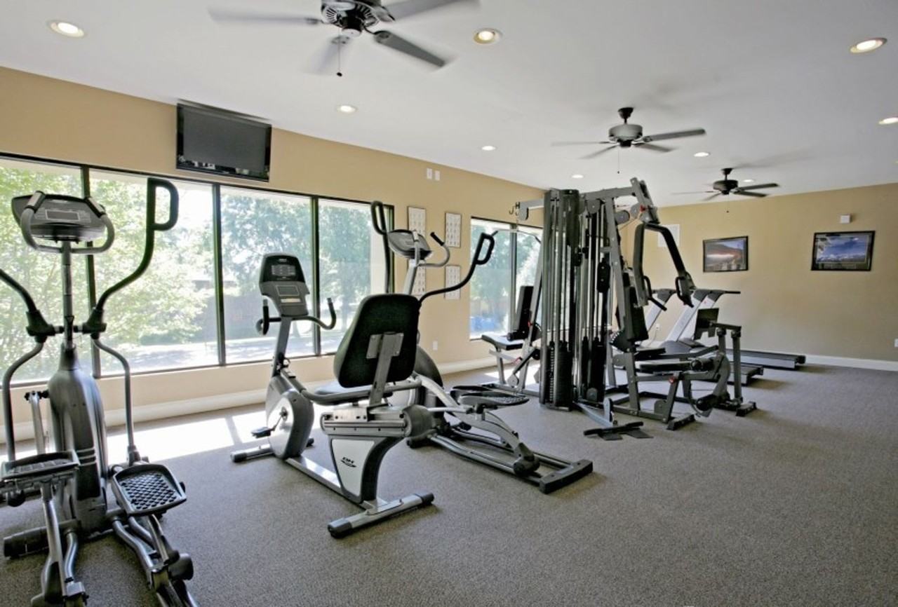 724 Old Manor Rd - Photo 2 of 5