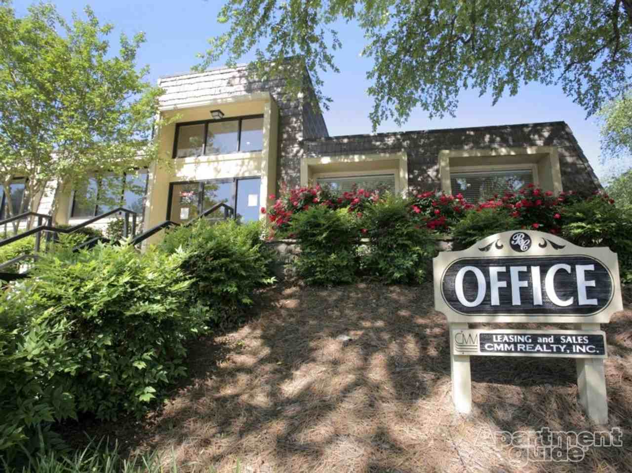 1004 Old Manor Rd - Photo 3 of 11