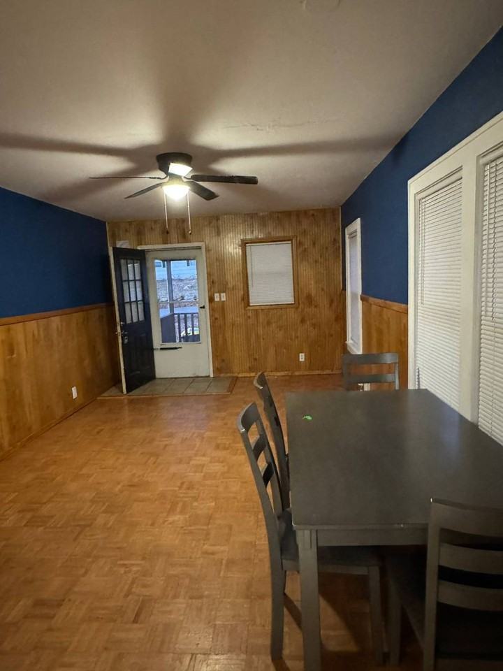 4613 Ne 46th St - Photo 4 of 12