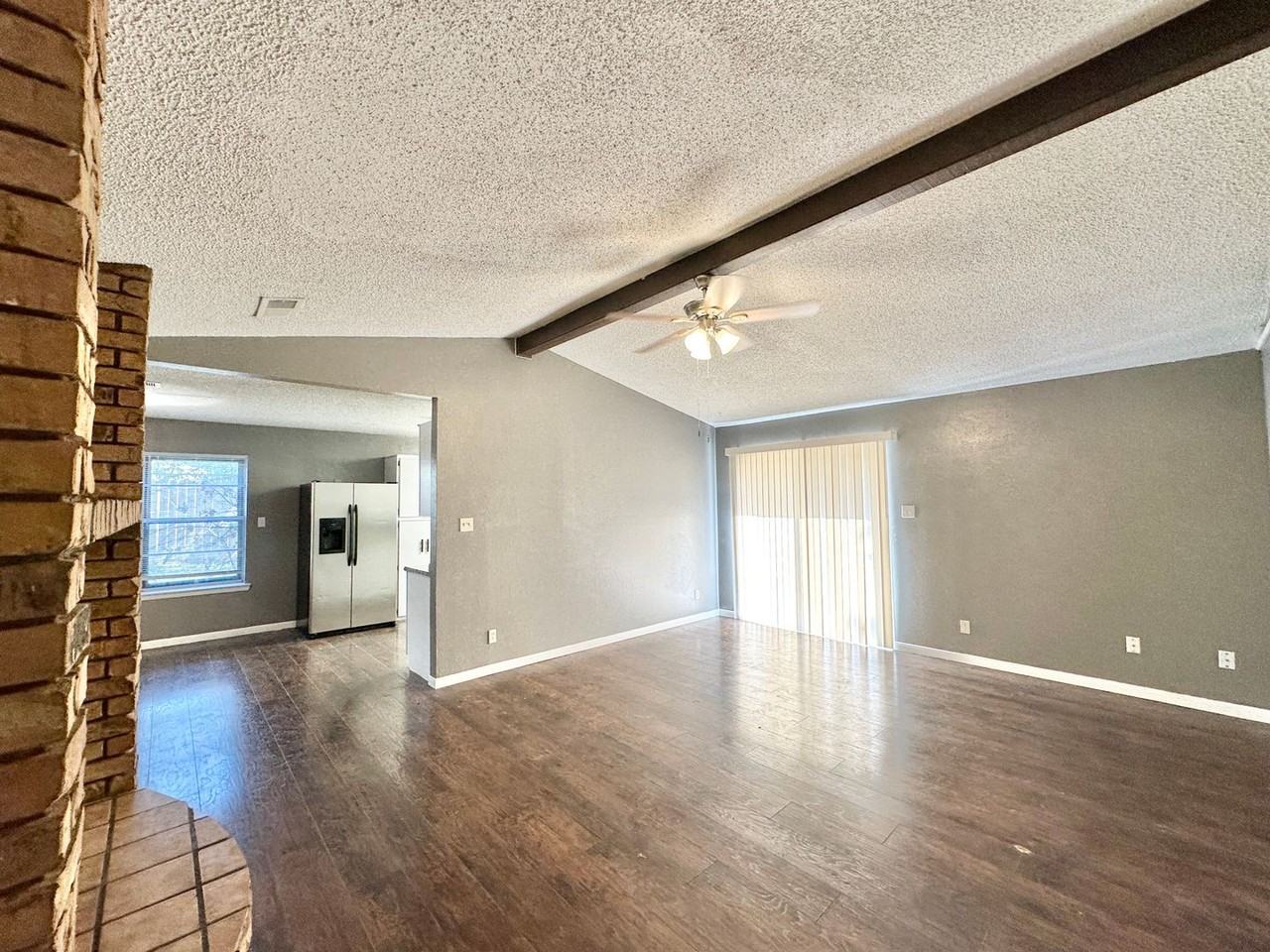 2108 Acron Dr - Photo 4 of 29