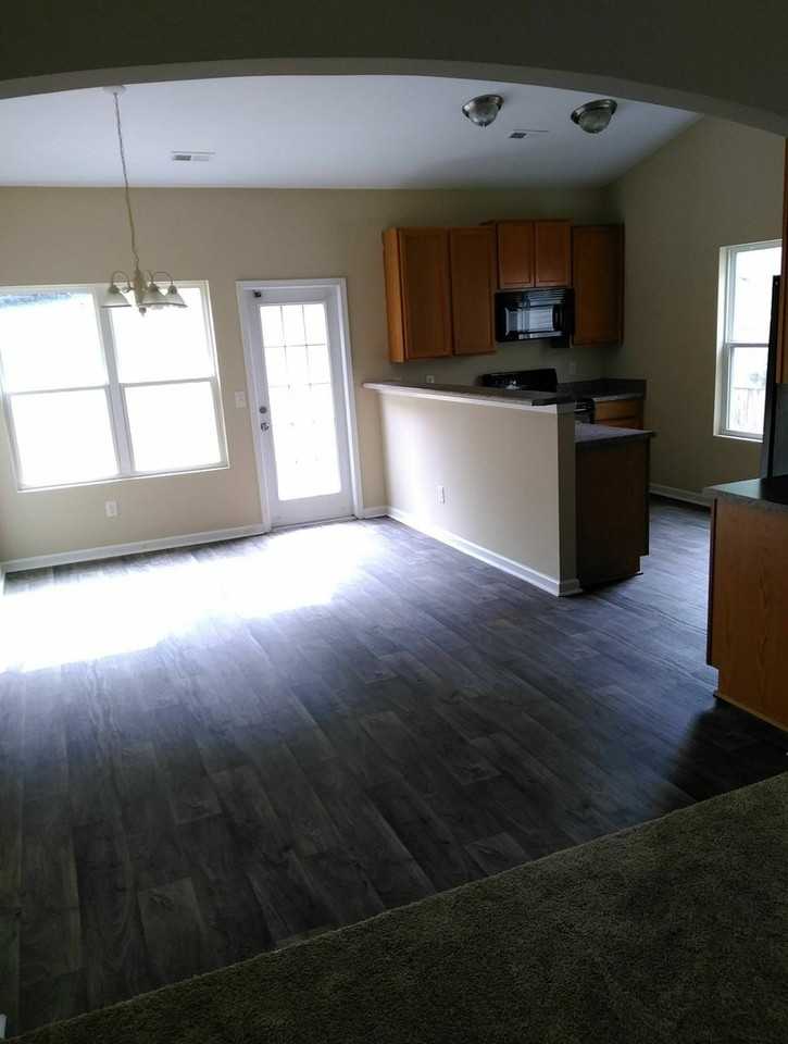 7708 E Lane Dr - Photo 4 of 35